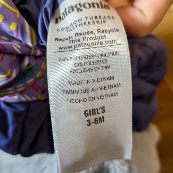 Patagonia Reversible Purple and Patterned Jacket Size 3-6 Months - Picture 8 of 8